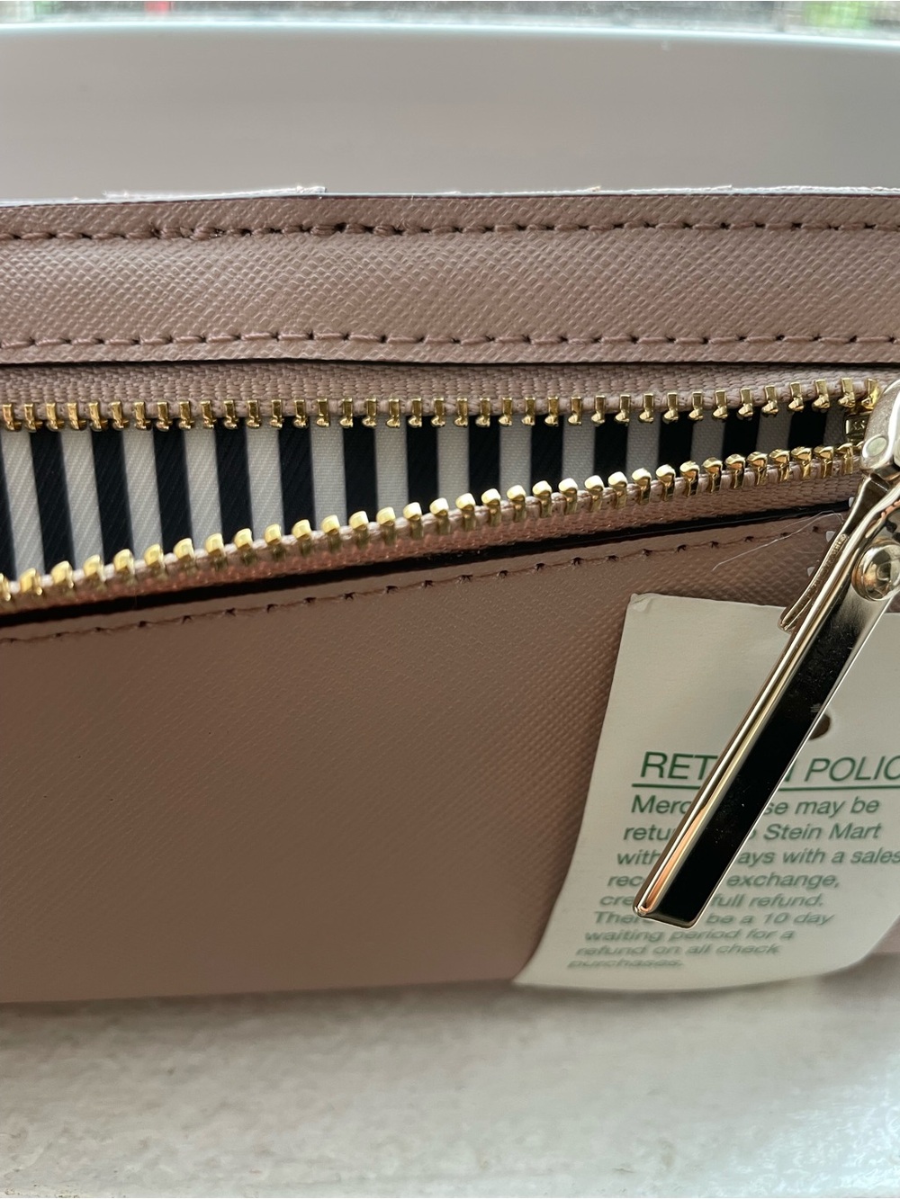 kate spade blush pink saffiano wallet with gold logo - Picture 3 of 7